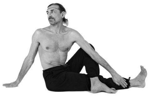 ممارسة التواء marichiasan